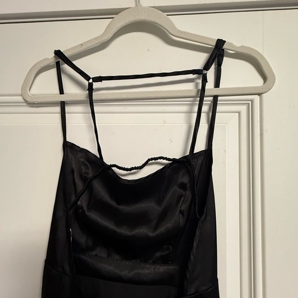 2Bella Chic Black Satin Mini Dress - Picture 2 of 6